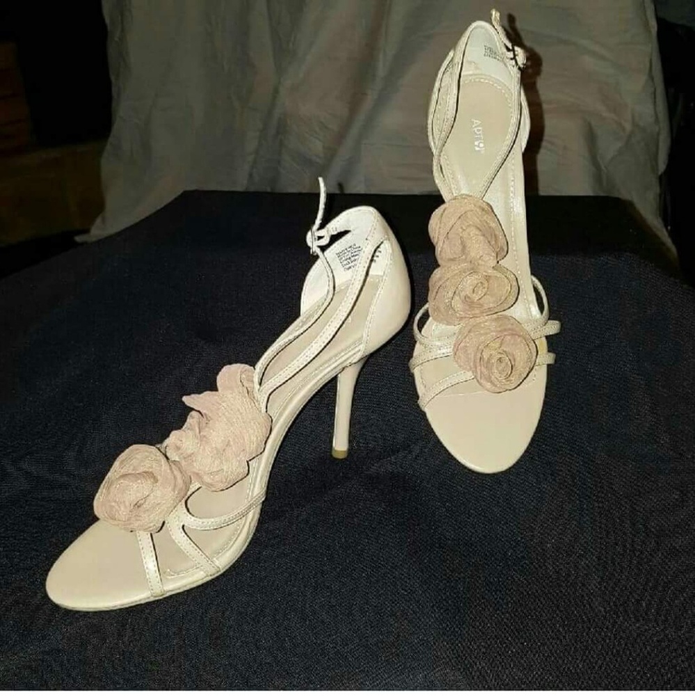 Strappy Heels size 9M
